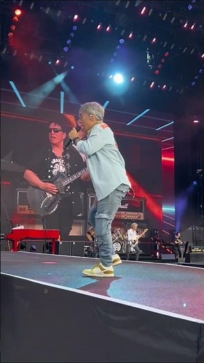 Only The Young - Journey #journeyband #concert #livemusic #classicrock #journey