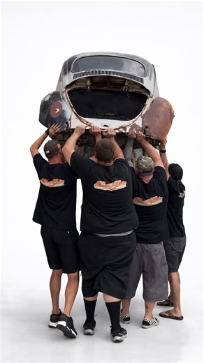 Fusca Classico on Instagram: "🤌✨ 📸 Crédito: @driven60vw - Siga @fusca_classico - Deixe seu like👍🏻 - #goodvolks #aircooled #brodowski #aircooledvw #vw vwlove volks volkswagem volksnation classicvw instacar fusca beetle vosvos vochos bug kombi bus brasilia karmannguia sp2 tl squareback ragtop ratlook germanlook hoodride callok porsche splitwindow"