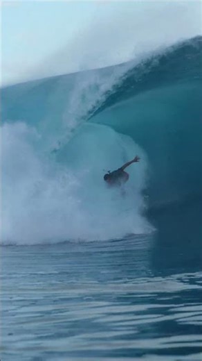 🔴Taking the High Line at Perfect Teahupo'o