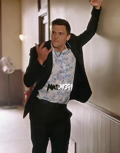 Ralph “Peter Parker’d” Cisco’s Girlfriend #Theflash #Arrowverse #Dccomics #Grantgustin