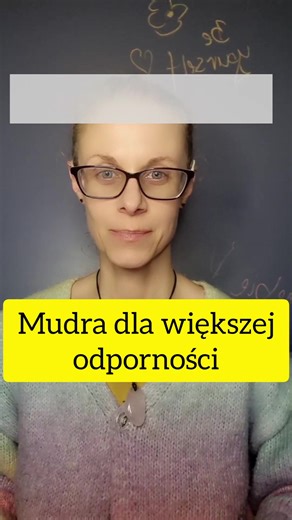 Garuda Mudra o sile orła wykonywana na kształt jego skrzydeł z punktem zaczepienia na kciukach, połączonych z żywiołem 🔥 oraz czakrą splotu słonecznego. Odporność, krążenie i siła potrzebna do zmierzenia się z nowotworami. Korzystajcie. #mudra #siła #orzeł #energia #ręce #medycynanaturalna #medycynaenergetyczna #zdrowie #odporność #systematycznie #rytuały #rytmdnia #ajurweda #ajurwedawpraktyce #moc #krew #krążenie | MIA Ayurveda Anna Dębska