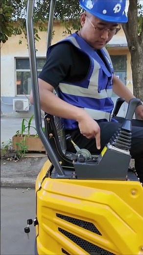 How to Use a Mini Excavator | Easy Control Demo for Beginners