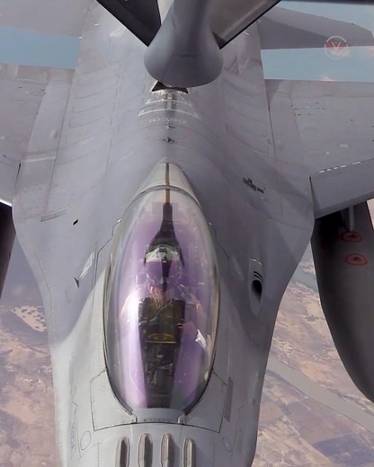 332K views · 9.6K reactions | Breathtaking F-16 Refueling in Flight  | US Military News | Facebook