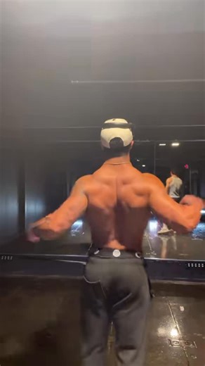 Connor Mathews on Instagram: "Getting stronger everyday! - - Workout programs link in bio - @prosupps code: “Connor” - #bodybuilding #bodybuilder #gym #shredded #lifting #aesthetics #aesthetic #gymrat #gymtok #gymaddict #gymrat #gymlover #gymlifestyle #gymworkout #gymfreak #gymflow #gymlife #bodybuildingmotivation #bodybuildinglifestyle #fitness #workout #gymreels #gymreel #fitnessmotivation #fitnessinfluencer #gyminspiration #explorepage #gymtransformation #bodytransformation"