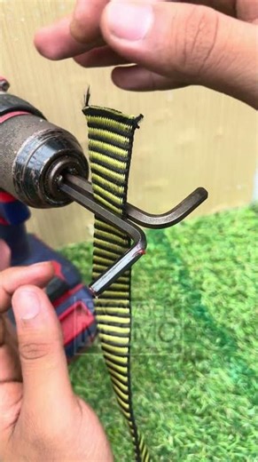 Strap tip you need to know. #TexasDIY #SmartSolution #QuickFix