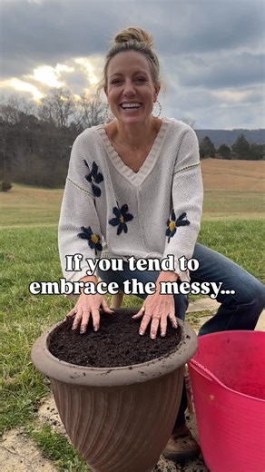 Messy flower garden or relaxed and wild? 🩷 Hi! I’m Hey Honeysuckle! 🌸 I don’t have a perfect garden but if you want a cottage-style flower garden of your very own, I can show you how I create mine and have fun doing it. 🩷 Comment “flowers” for my free guide and be sure to follow along for more tips! (I’m so glad you’re here!🌸🌸🌸) | Hey Honeysuckle