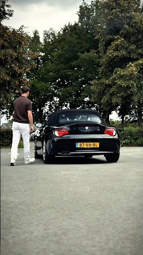 BMW Z3 vs Z4 E85 — The Evolution of a Roadster 🏎️💨 #bmw #automobile #bmwroadster #bmwz4 #bmwz3