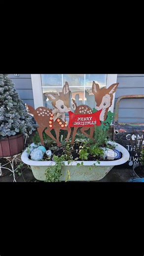 Our 1st stop of chasing Santa Full Circle Vintage Modern Market Santa and Mrs Claus, tea cookies(which were Delicious) and a tour of their shop(One of my favorites in Pickens) Thank you Lord ♥️ | Sharon Brown