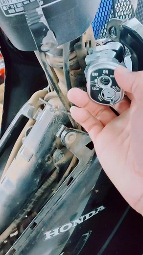 Removing a Broken Key from a Honda Key Fob