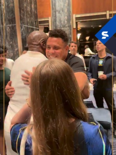 QUE ENCONTRO!!!!! 🇧🇷💪🏼 Terry Crews chegou para torcer pela Seleção Brasileira e não deixou de registrar o encontro com Ronaldo Fenômeno!! 📹: @terrycrews *Contém legenda automática #CopaNaGlobo #ViveNaGente #Brasil #Noruega