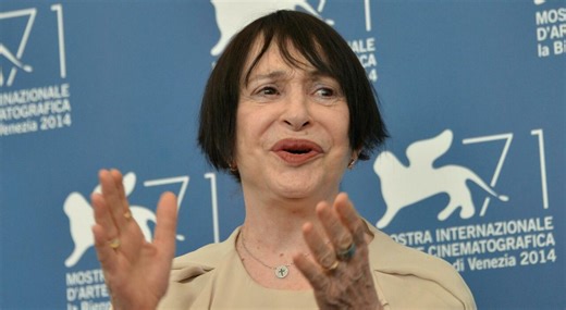 Adriana Asti, morta nel sonno l'attrice: aveva 94 anni. La carriera con i più grandi, da Strehler a Pasolini