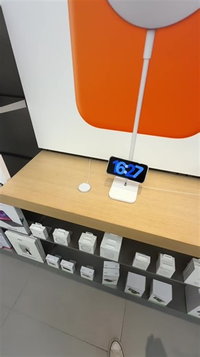 Portable Rotating Stand for Easy Video Viewing