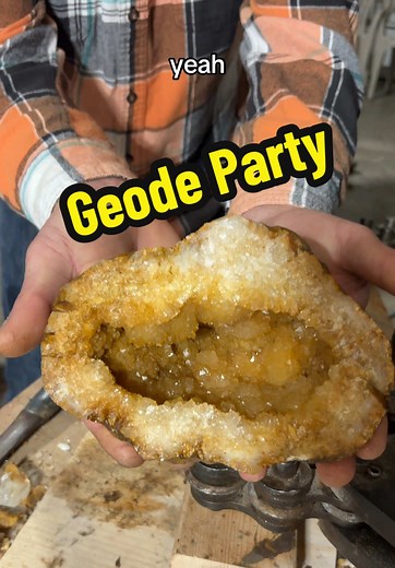 Geode party #bestrock #rocktok #kentuckygeode #geode | geode opening
