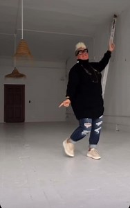 47K views · 1K reactions | When one Queen passes the torch onto the...