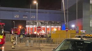 London Luton airport suspends flights due to fire in car park