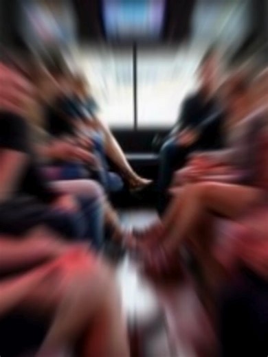 Big luxury for your small crew 🎉 Cruise the Strip and turn moments into memories. #vegasparty #lasvegasnights #partybusvibes #vegascelebration #luxuryonwheels