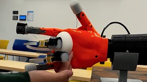 Video: Roboti dostali novou kůži. Je ještě měkčí a živější | Tech | Stream