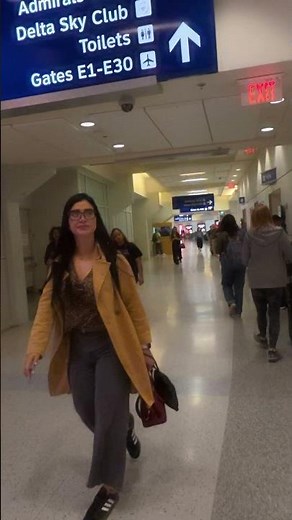 Arriving at DFW Airport (Terminal E) 🇺🇸✈️ #TravelVlog #DFW #DallasFortWorth #Wanderlust #TerminalE