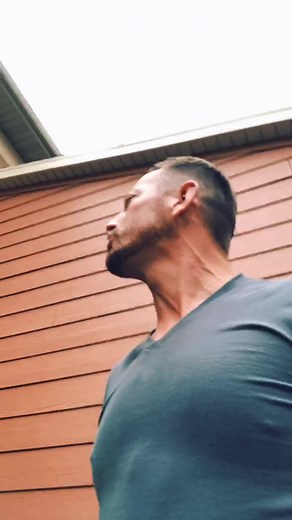 Won’t you be my neighbor?😂 I need a Mitchell...or anyone in “the” neighborhood for that matter🤣