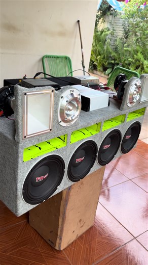 ✅Sigue disponible cat4 de 8 pulgadas Parlante: 4 medios de 1200w Driver: JBL d200x Súper tweester: Fr350 Cono: cubo de aluminio Módulo: Taramps Hd3000 Módulo: Taramps ts400 💵Precio: 3.500.000