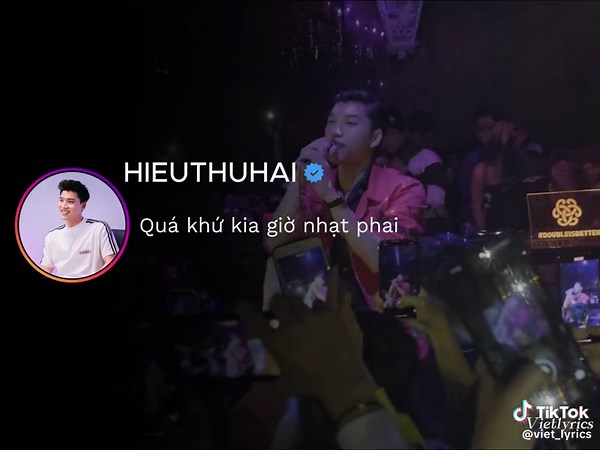 LAVIAI//HIEUTHUHAI x HURRYKNG #lyrics#xuhuong#fyp#lyricsvideo