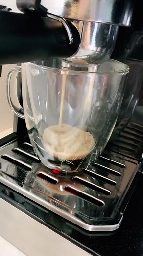 Morning coffee routine #coffee #coffeeasmr #satisfying #asmr #coffeeaddict #morningcoffeeroutine #minivlog #foryou #foryoupage #coffeehacks