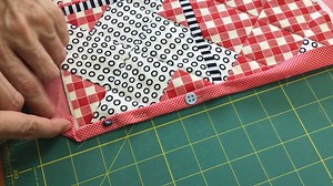24K views · 560 reactions | Self binding is popular with many quilters. Do you finish your quilts this way? Full video tutorial - : https://youtu.be/6VLQevDWjj4 Follow my blog for more fun tutorials -: https://mypatchwork.wordpress.com/2015/10/10/video-tutorial-self-binding-a-quilt-or-using-the-back-of-the-quilt-to-make-the-binding/ | TeresaDownUnder | Facebook
