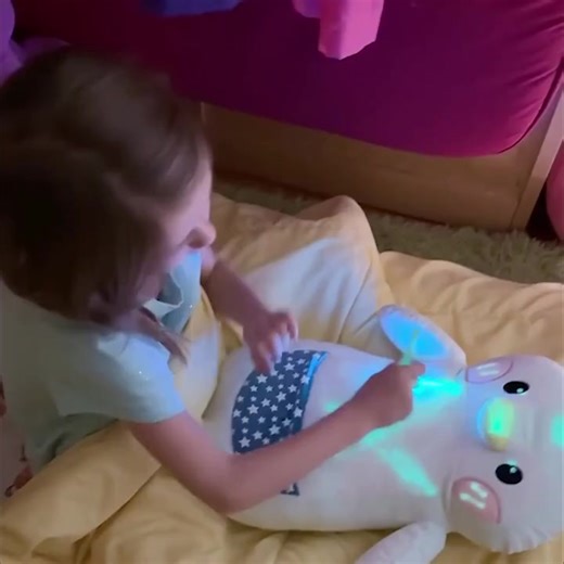 The Original GlowMates are glow-in-the-dark stuffed animals that kids can decorate, cuddle, and play with—all in one. Made with 100% glow-in-the-dark fabric Kids can draw glowing patterns on ears, paws, bellies—anywhere! Glow fades magically, ready for the next round of play No mess—no ink, no cleanup, just light Includes a Bolderglow Light Pen for drawing and doodling Soft and soothing—great for sensory comfort and calm-down time Perfect for bedtime, quiet time, or anytime snuggles Comforting. 