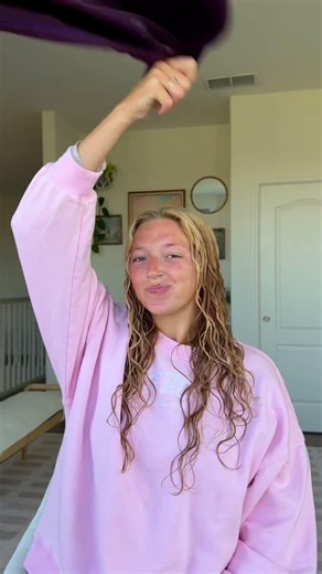 Sophie is always the standard around here 💙🧚🤭🌸 products I used: Hair OUAI Your Mother's 🧴
