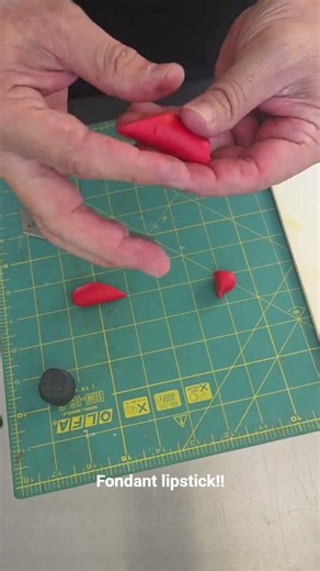 lipstick tutorial, cake topper