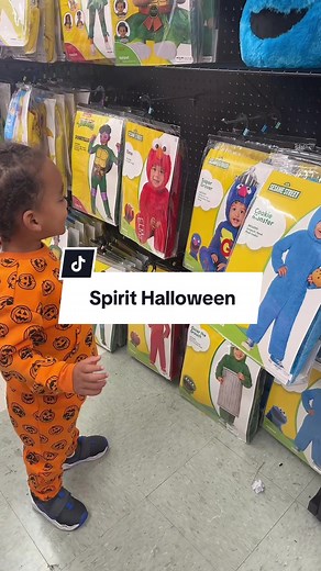 Halloween Costume Shopping at Spirit Halloween
