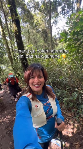 Trisa on Instagram: "Momen ter-“ya amplop”ku yang kejadian belum lama ini adalah… TANJAKAN PANCOT WKWK 🫠🫠🫠 Kejadiannya baru banget pas aku ikut Siksorogo Lawu Ultra Desember lalu. Aku ambil kategori 30km. Pas km 27, meski tenaga habis, tapi pikirannya masih semangat karena merasa “tinggal dikit lagi nihhh…” Dan jujur, setelah dihajar tanjakan+turunan sebelumnya, aku cek di peta, 3km terakhir TERLIHAT ga seberat itu. Harusnya juga, di km 27 ada water station terakhir sebelum finish. Jamku menu