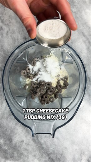 47g Protein Oreo Cheesecake Milkshake might be the recipe that tops them all 💪🔥 ✅ Ingredients: 2 cups ice 1 cup skim milk (240ml) 1/3 cup fat-free Greek yogurt (75g) 1 scoop cookies & cream whey protein (30g) - I use @legion whey protein and my discount code is KORY 1/2 cup Oreo O’s cereal (15g) 2 tbsp whipped cream cheese (20g) 1 tbsp zero calorie sweetener 1 tsp sugar-free cheesecake pudding mix (3g) 1/2 tsp xanthan gum 1 tbsp sugar-free chocolate syrup (15g) 2 tbsp whipped cream (5g) 1 crus