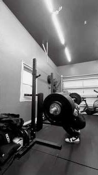 Back Squats every 3 minutes #crossfit #strengthtraining