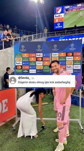 Messi saygıdan kadın spikere yardım etmedi #shorts #sinyortaklacı