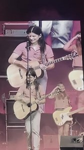 551K views · 10K reactions | Paninindigan Kita live extended intro mga beh ang daming sinasabi ni Miguel | Ben&Ben | Facebook