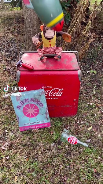 Nuked the Fallout Monkey - Exploring Mrs. Fallout's Beach Adventures
