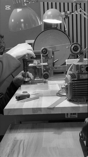 Manufacturing the watch case – from rough machining to final finishing.