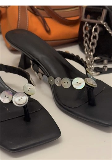 Creative Ways to Use Buttons in Your Crafts