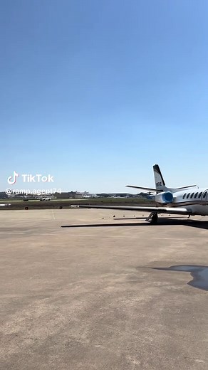 C-17 Aircraft Operations at Dallas Airport
