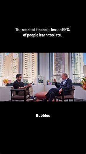 🚨 If your net worth disappeared the moment you needed cash… were you ever wealthy? Most people don’t lose money in crashes — they discover they never had it. Here’s the core mistake nobody explains clearly 👇🏽 📊 Wealth can be CREATED without money. 💵 Money only exists when someone actually PAYS you. That gap is where bubbles are born. Real example (this happens every cycle): • Founder sells $50M of shares • Market slaps a $1B valuation on the company • Media calls them a “billionaire” • Net 