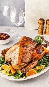 This Thanksgiving turkey recipe guarantees a juicy and tender turkey with crispy, golden brown skin! 🤤 If this is your first time cooking a turkey, don’t worry. We walk you through each step, from thawing to cooking, so you don’t have to stress. You’ll be the holiday hero when you pull off the star of the show with ease! 🦃🧡 Get the full recipe and all our tips and tricks in the comments below! 👇🏻 #ThanksgivingRecipes #turkey #turkeyday #Thanksgiving | The Novice Chef