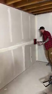 14M views · 132K reactions | Just push a button and the Graco Contractor Sprayers powerfill will pump your mud • Doing the first coat with a 10” LEVEL5 Tools box . . . #drywall #construction #gracopaintsprayers #tips #tricks | Kruger Construction | Facebook