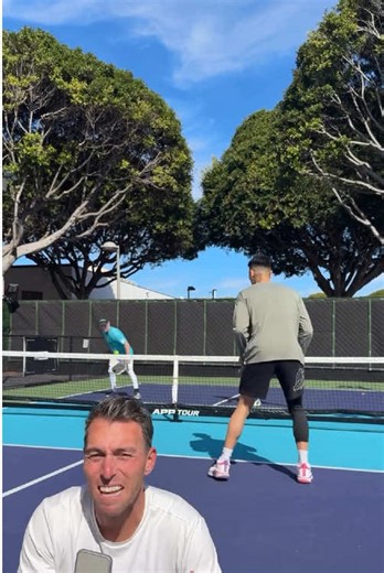 Just trying to get a game in but kept getting interrupted 😂 就想打場球而已，結果一直被干擾 😂 #greenscreen #fakegreenscreen