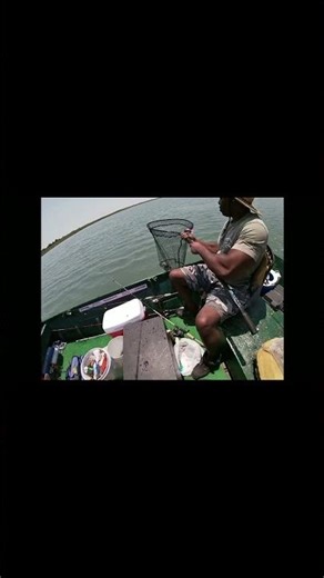 BIGGEST FLOUNDER OF MY LIFE… ON A JON BOAT 😳🎣