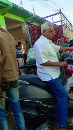 उदयपुर सब्जी मंडी today १.३.२०२६ टमाटर ₹10kg, पत्ता गोभी ₹15kg, बैंगन ₹25kg