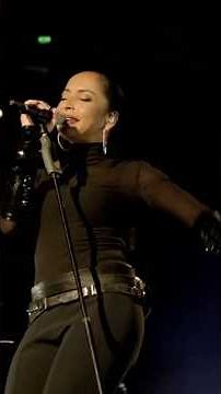 Sade sings her touching song Your Love Is King pt3 2011