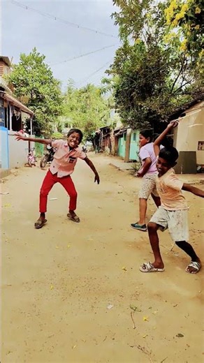 phone naa hello hello#dance #shorts