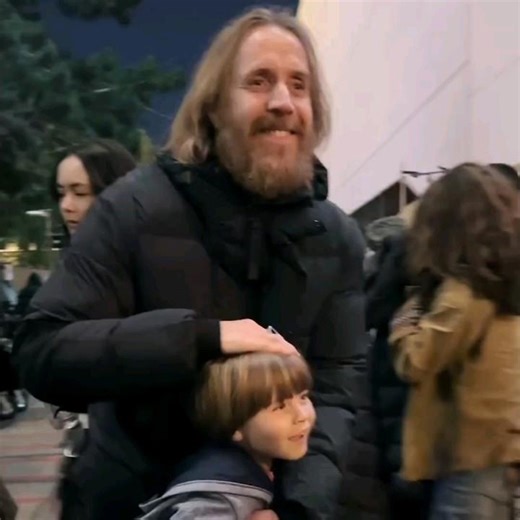 Rhys Ifans and his hippie family on their last day of filming in 'Venom: The Last Dance' 🎬🎥👽🛸😎😍❤️
