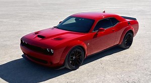 Apple CarPlay on Dodge Challenger, how to connect